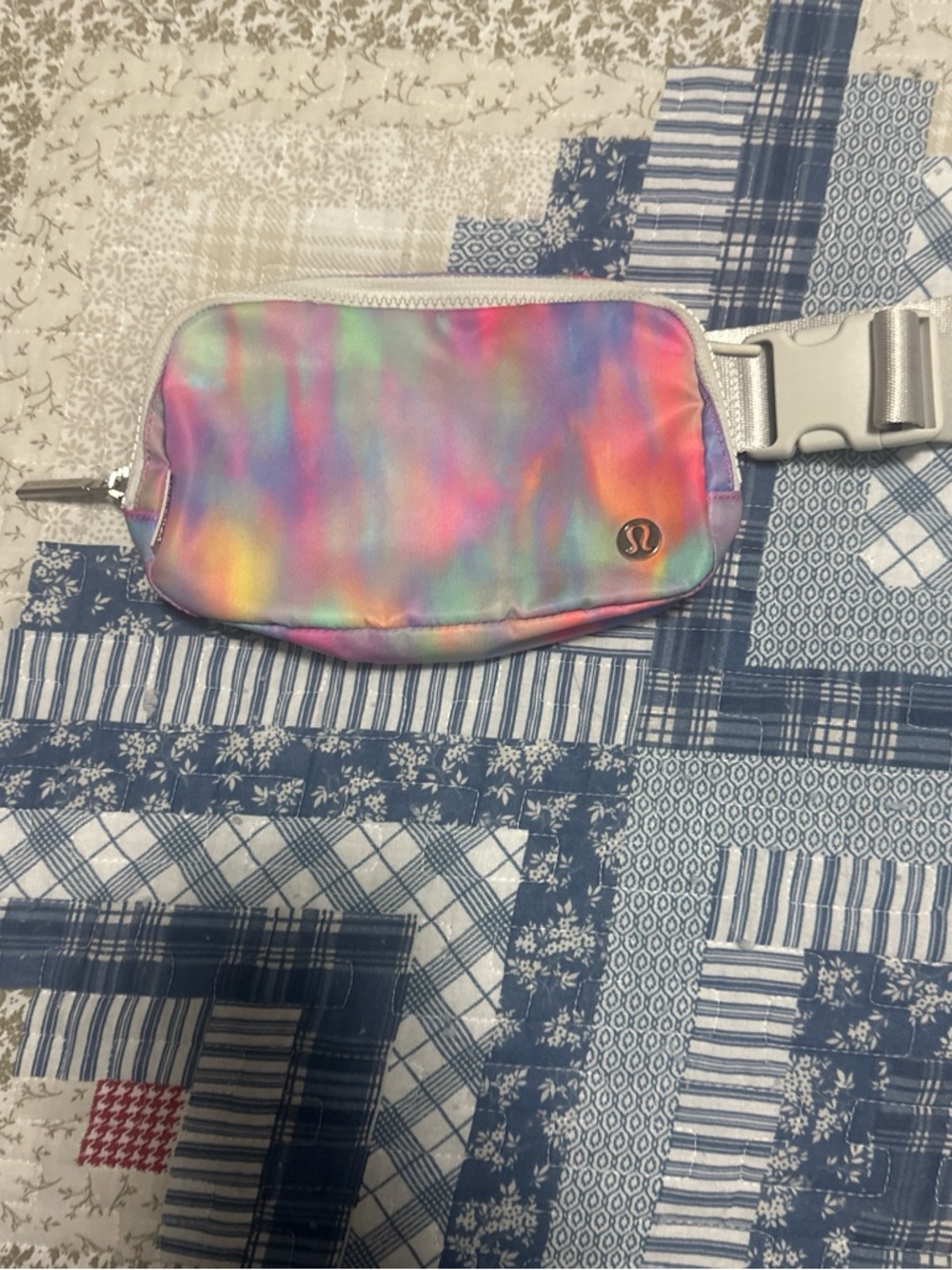 lululemon athletica Iridescent Multi-Color Belt Bag - Picture 2 of 3